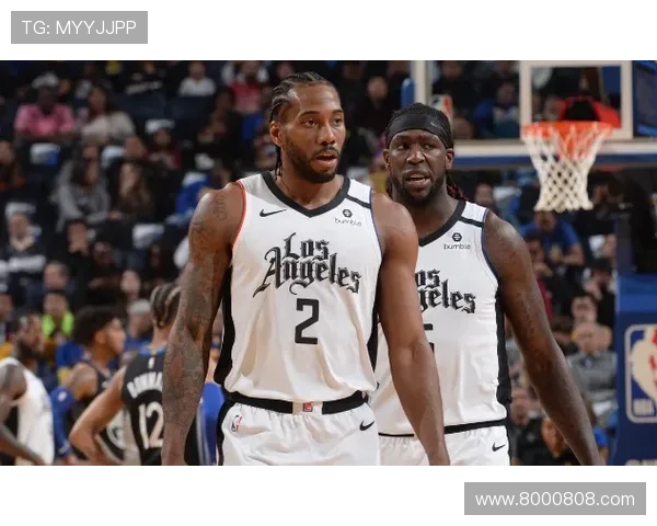 雷霆大胜快船 连续三季稳居西部第一 雷霆大胜快船 连续三季稳居西部第一